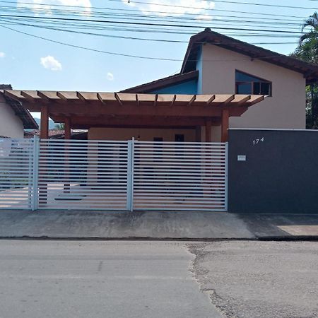 فيلا Casa Estilo Minimalista Em أوباتوبا المظهر الخارجي الصورة